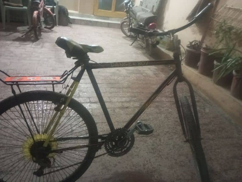 LAvish big bicycle best awsome condition. 13