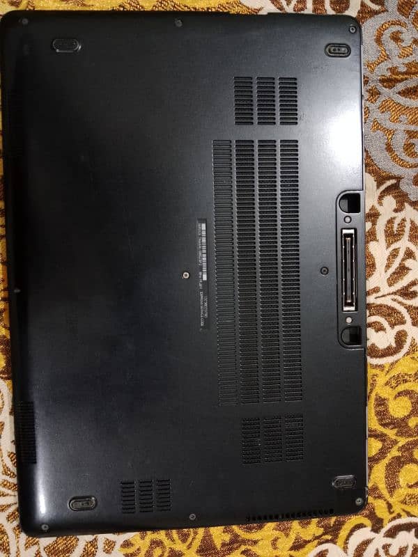 Dell Latitude E7470 1