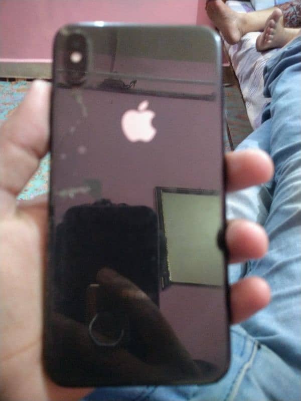 xs max black colour all ok 1