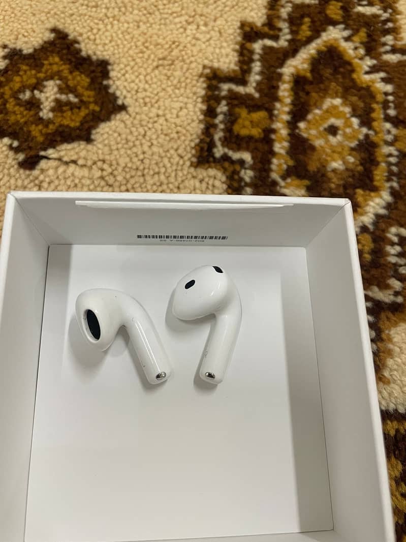 Apple airpods 4 with anc 1