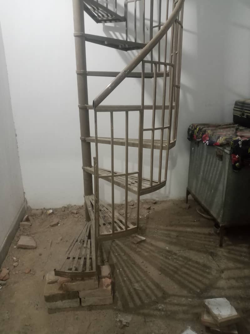 Metal Stairs of height 14ft 0