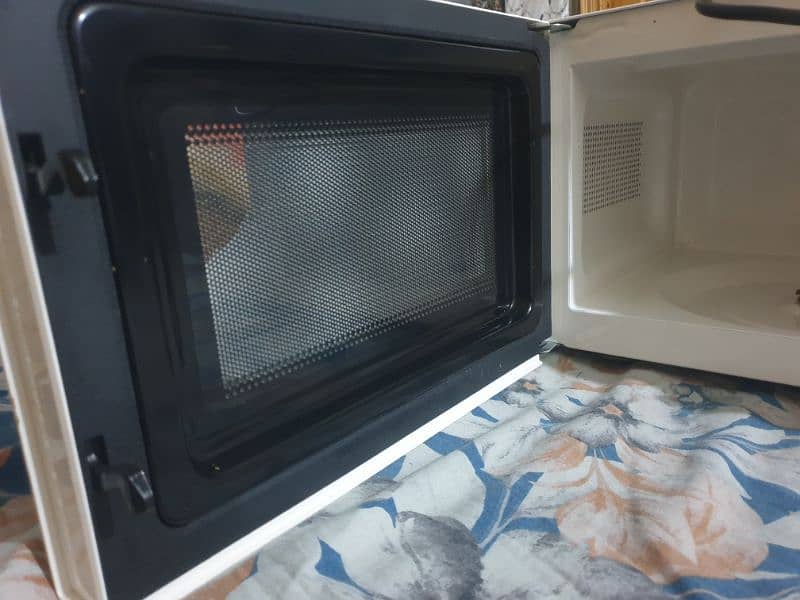 Dawlance Microwave Oven For Sale 3