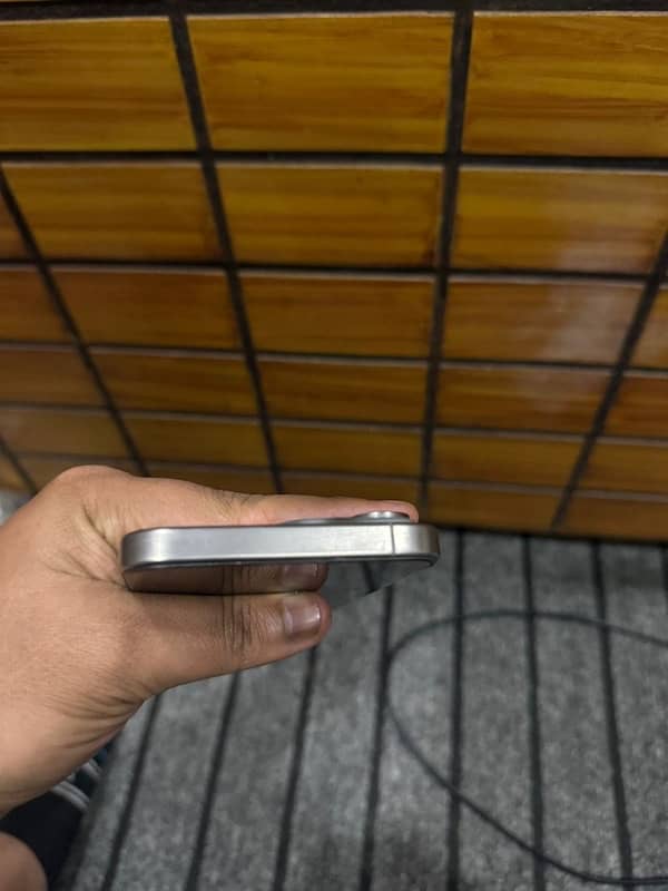 Iphone 15 Pro Max 256 Gb  JV ( Natural Titanium ) 4