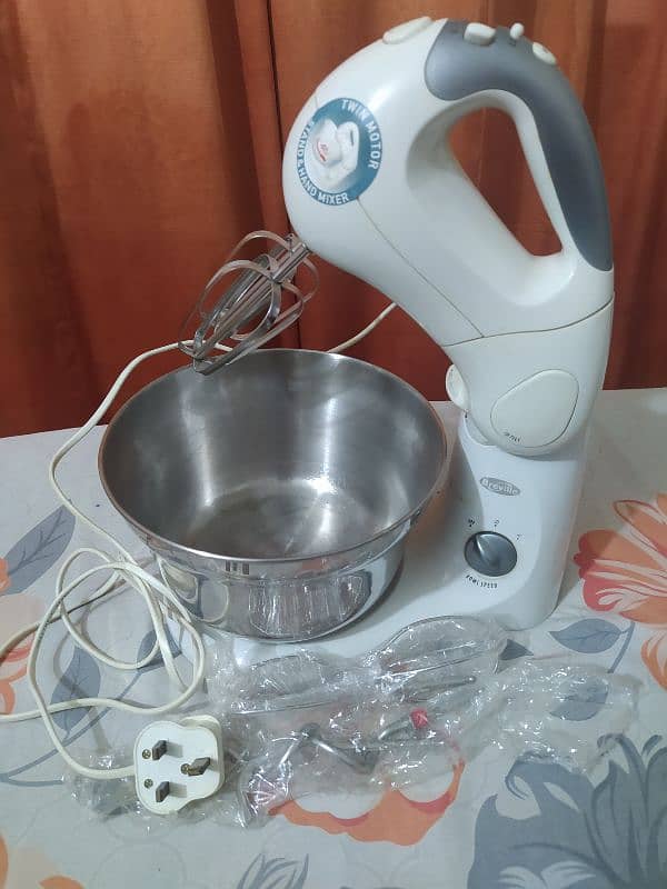 Breville Twin Motor Hand and Stand Mixer 2