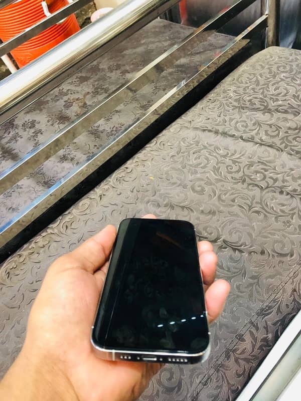 iPhone 14 pro ( PTA approved ) 5