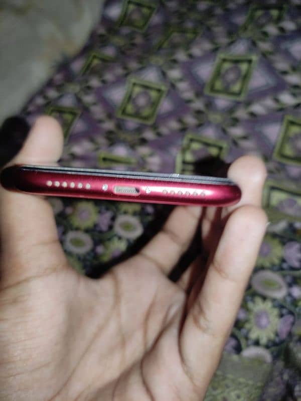 red color 10 by 10 condition battery health 86% 1