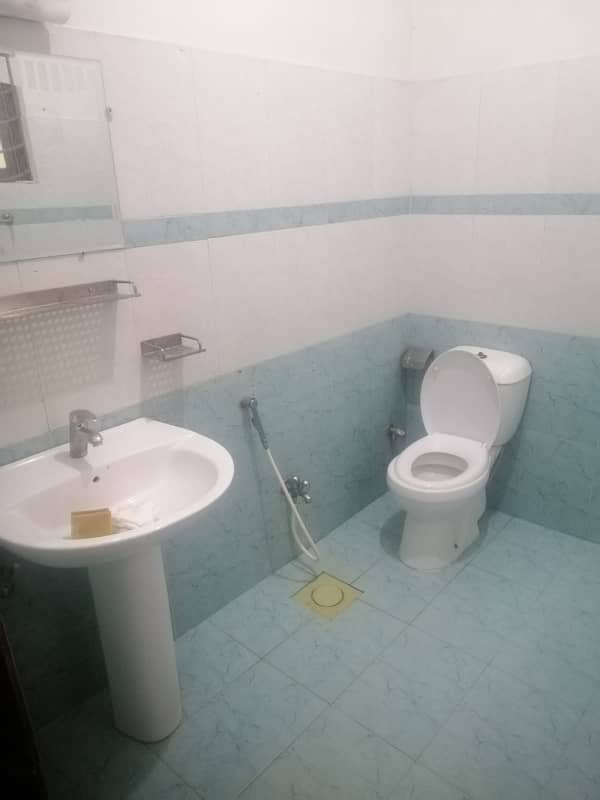 1 Kanal House For Rent 11