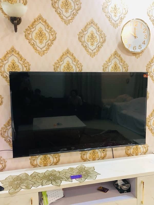 tcl smart tv brand new only 2 days use guarantee and dabba available 0