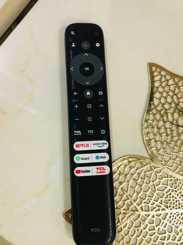 tcl smart tv brand new only 2 days use guarantee and dabba available 1