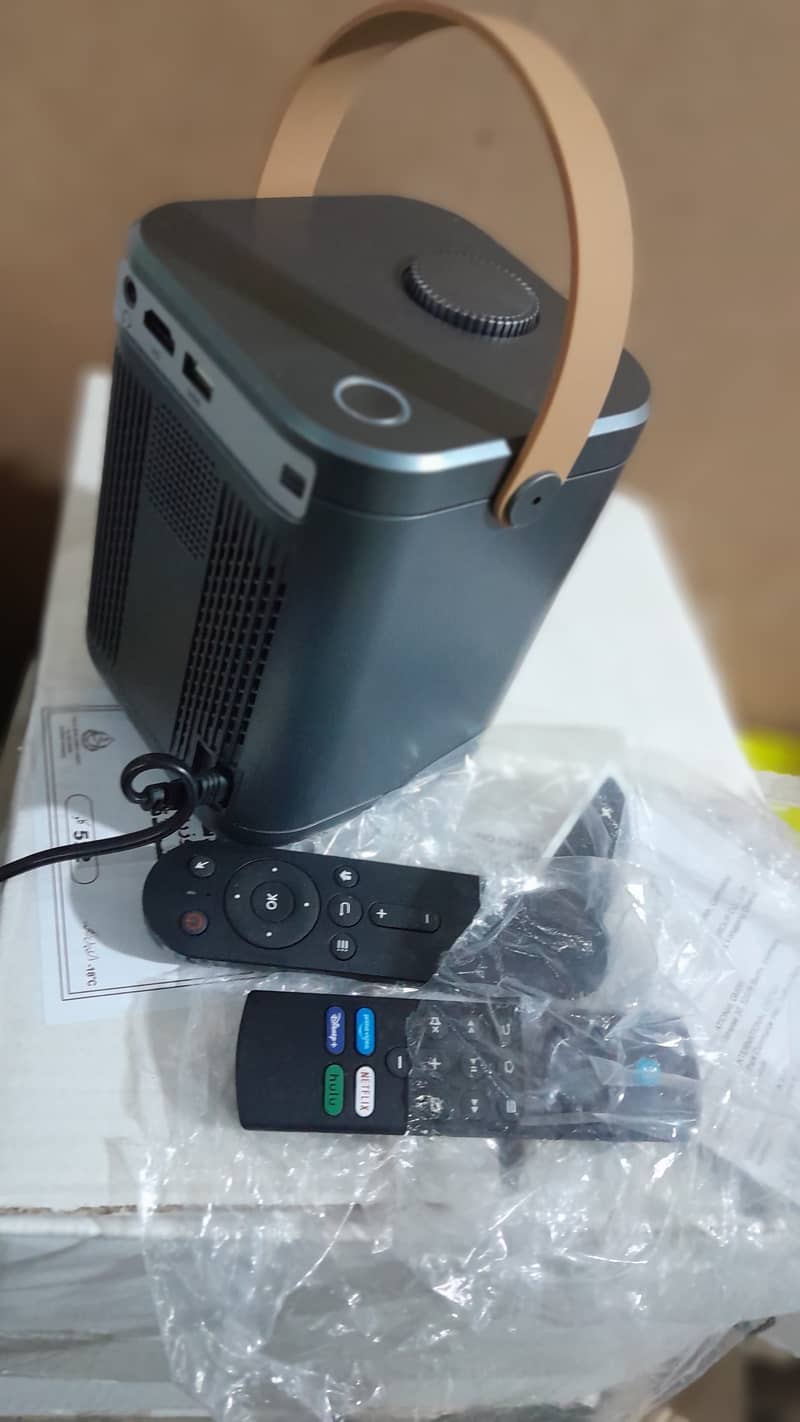 4k 1080p Projector with speakers 2