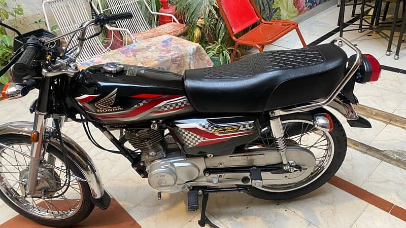 Honda Cg 125 2024 Applied for bike in Good condition 3