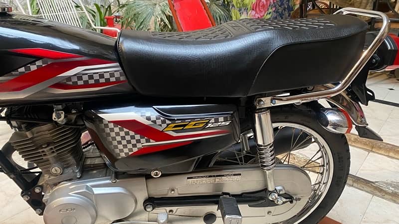 Honda Cg 125 2024 Applied for bike in Good condition 5