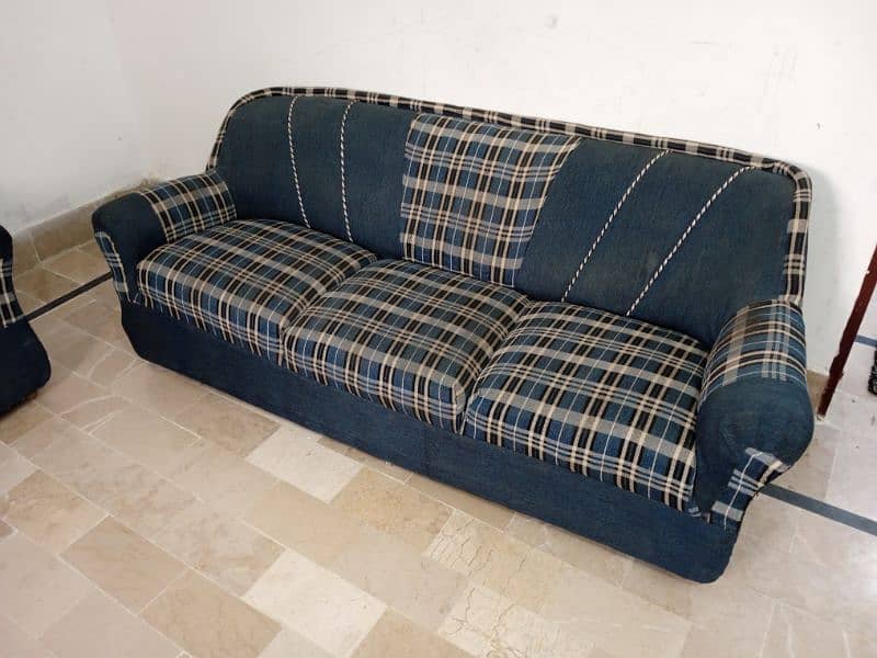 5 seater sofa set 18,000 0