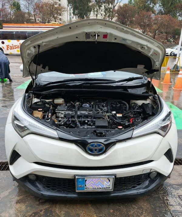 Toyota C-HR, 2017/23, White, Islamabad 2