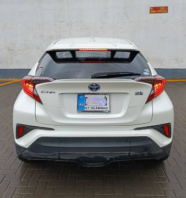 Toyota C-HR, 2017/23, White, Islamabad 3