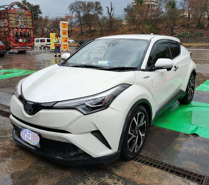 Toyota C-HR, 2017/23, White, Islamabad 4