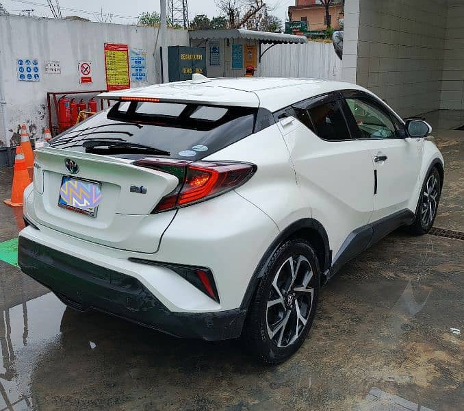 Toyota C-HR, 2017/23, White, Islamabad 10