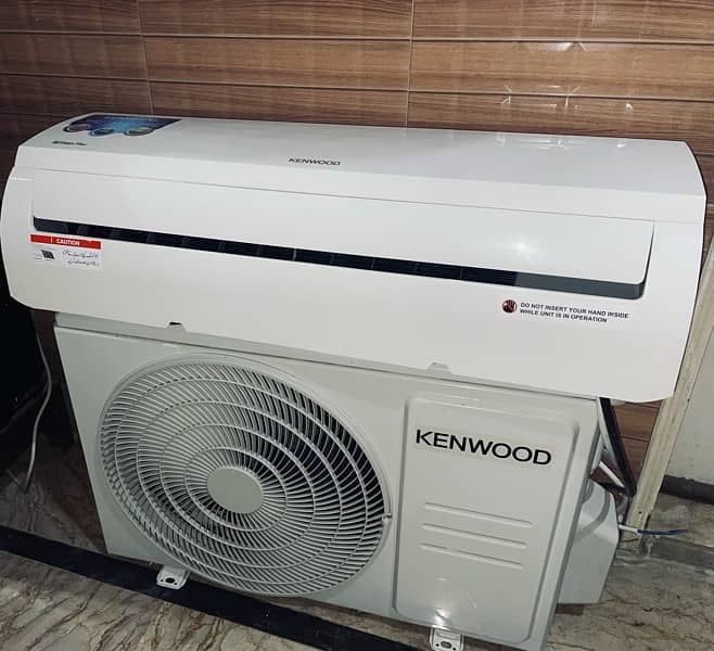 kENWOOD 1 ton hot and cool new condition non inverter 2