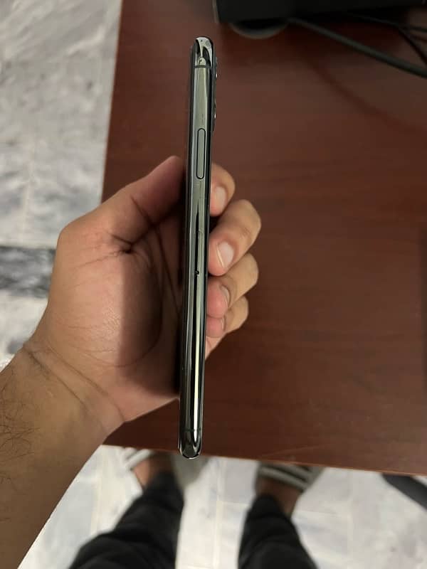 Iphone 11 Pro Max 256 GB PTA Approved for sale 3