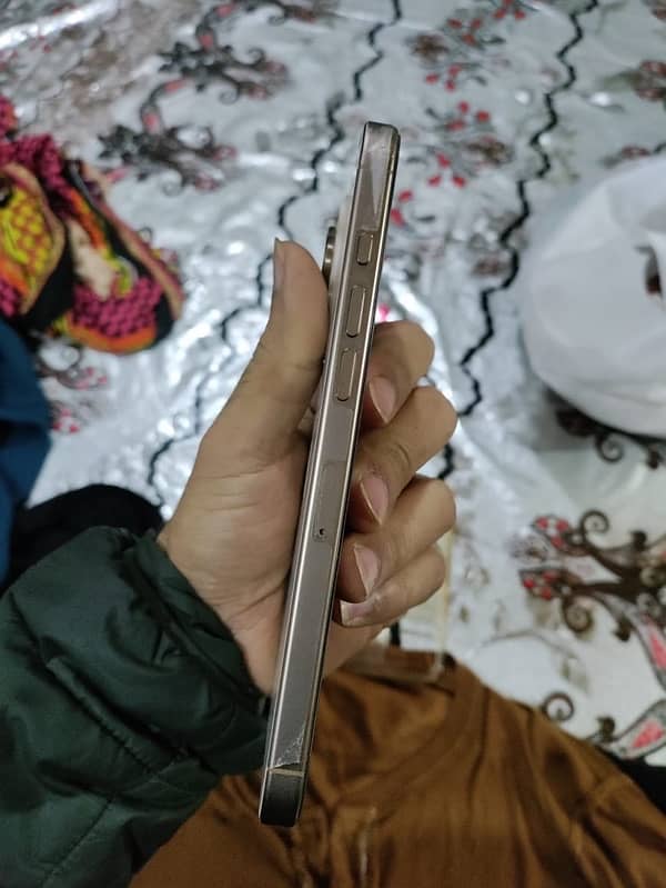 iPhone 16 pro max non pta 3