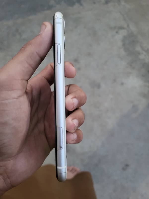 iPhone 11 Non PTA Fu 64Gb 5