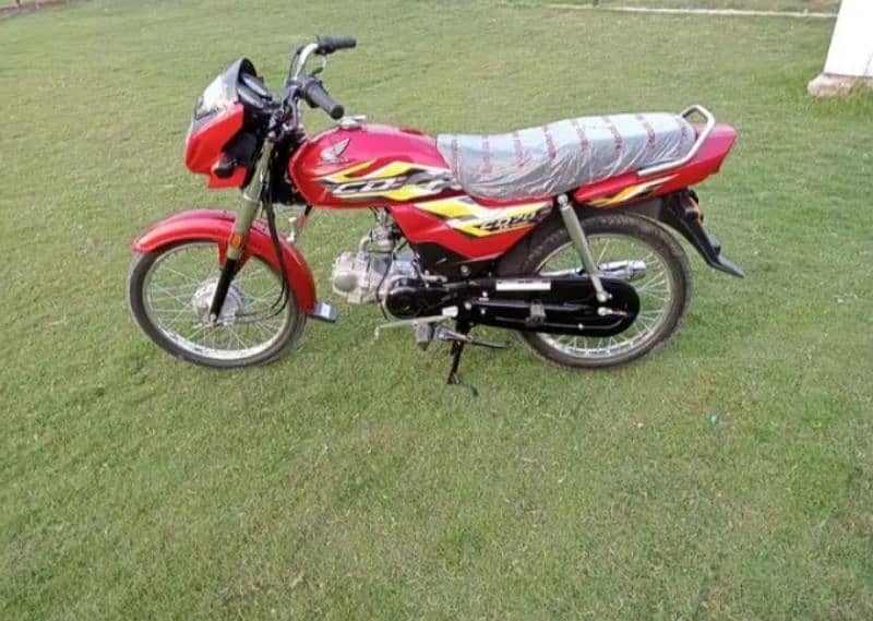 ~Honda CD 70 dream 2025 model lush condition for sale. . ! 2