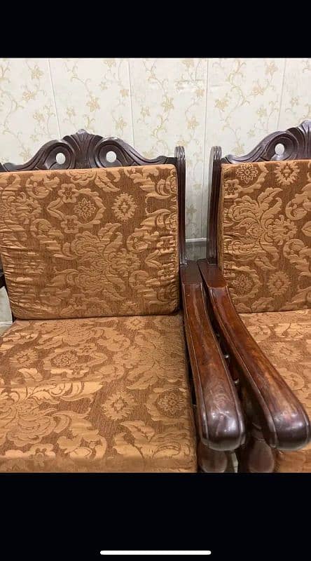 Sofa set in good condition 1