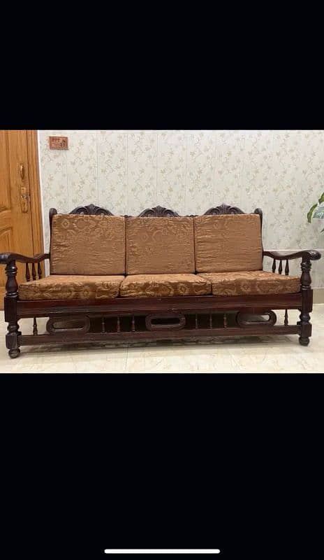 Sofa set in good condition 3