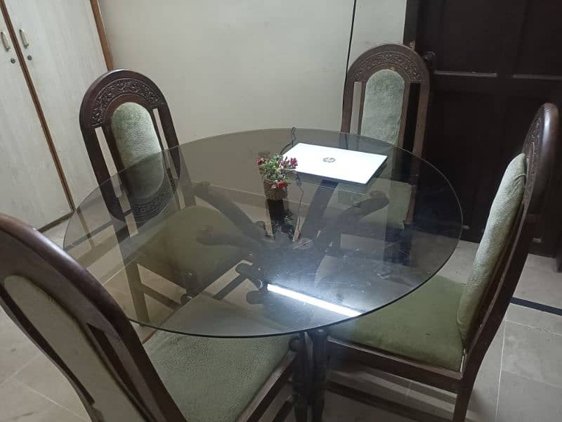 Dinning table With 4 chairs 6