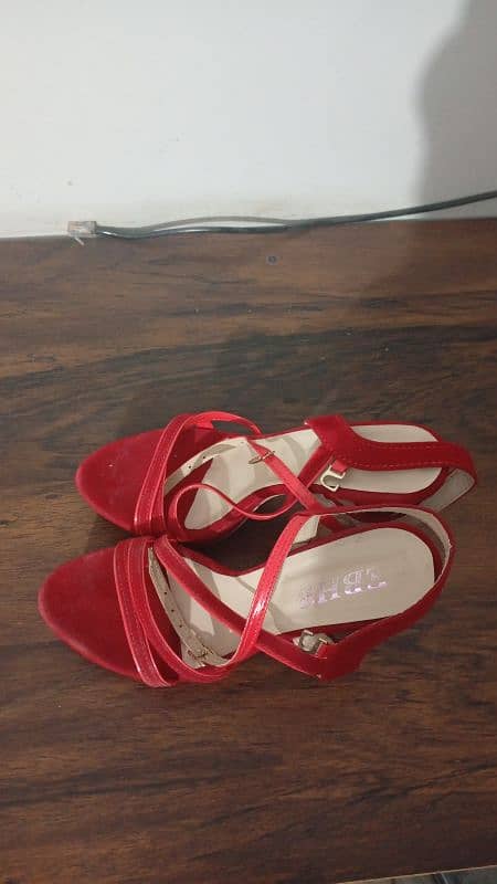 Branded Heels in very good Condition 0