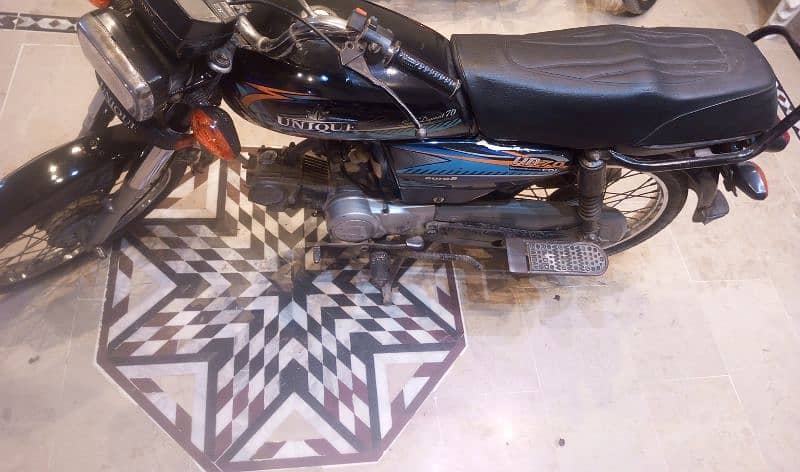 unique 70 bike chalne m ok ha koi kaam nh bike me 03172471237 5