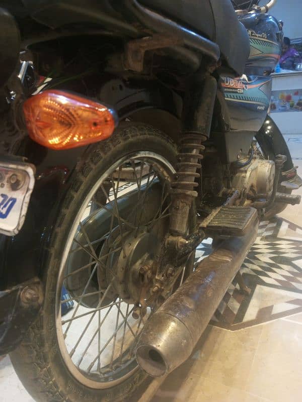 unique 70 bike chalne m ok ha koi kaam nh bike me 03172471237 7