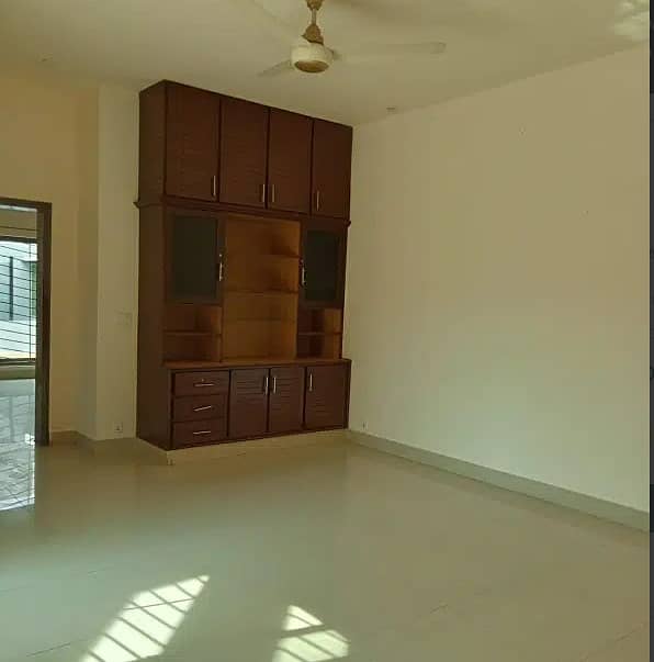 10 Marla Lower Portion for Rent in Pak Arab Housing Society Prime Location! 5