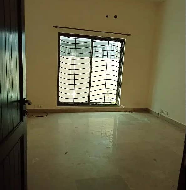 10 Marla Lower Portion for Rent in Pak Arab Housing Society Prime Location! 9