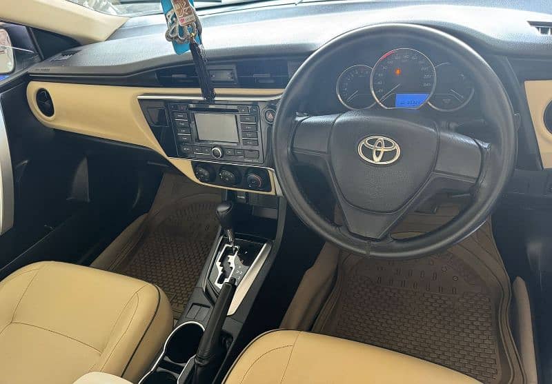 Toyota Corolla GLI 2019 Auto 11