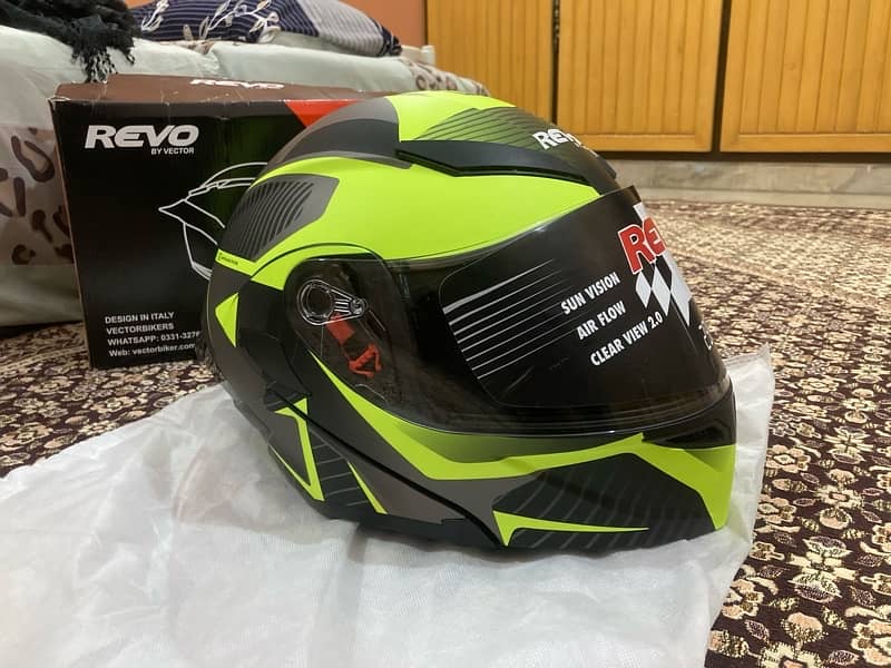 revo (vector) helmet - Dot certified 1