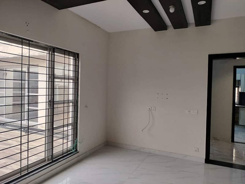 1 Kanal Upper Portion for Rent in DHA Phase 6 Prime Location! 7