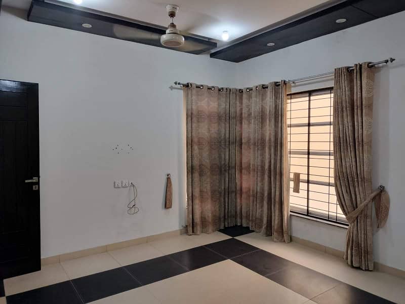 1 Kanal Upper Portion for Rent in DHA Phase 6 Prime Location! 10