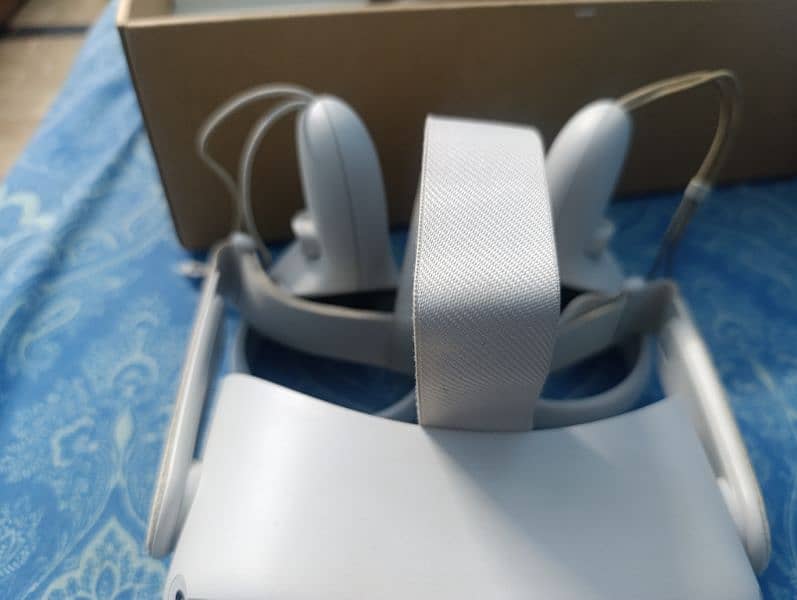 Oculus Quest 2 (128GB) 4