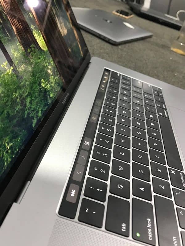 Macbook Pro 2019 i9 15" inches, 32GB/512GB & 4GB Graphic 3