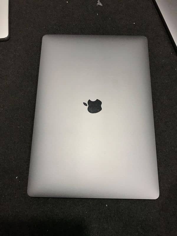 Macbook Pro 2019 i9 15" inches, 32GB/512GB & 4GB Graphic 5