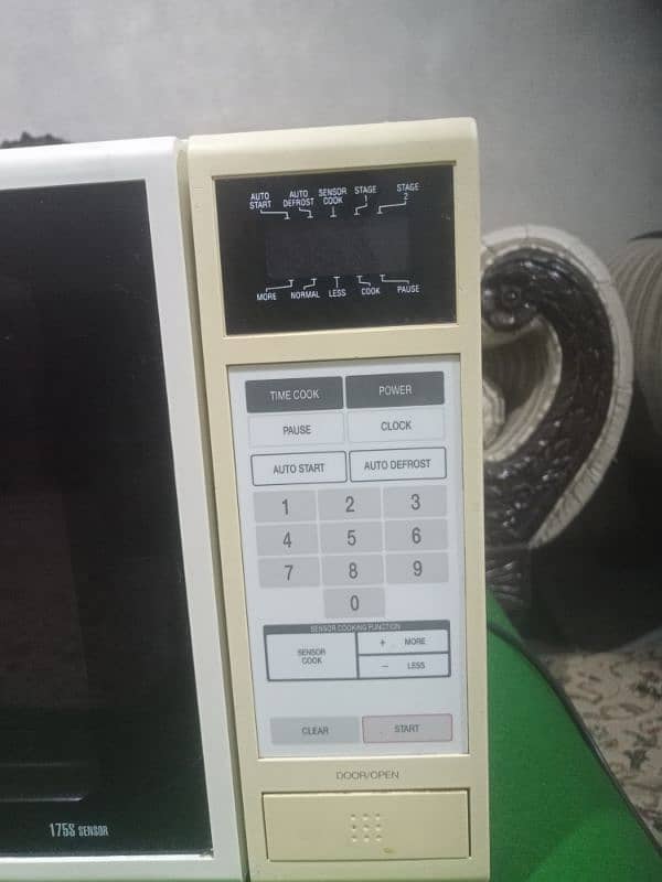 Microwave oven 3