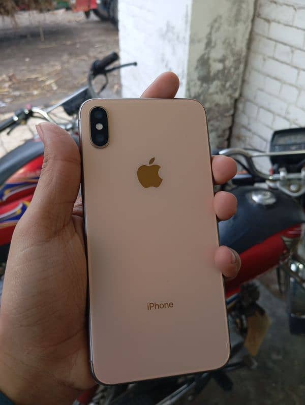 IPhone xs max (sim Working) glitch (256 gb non pta) 0