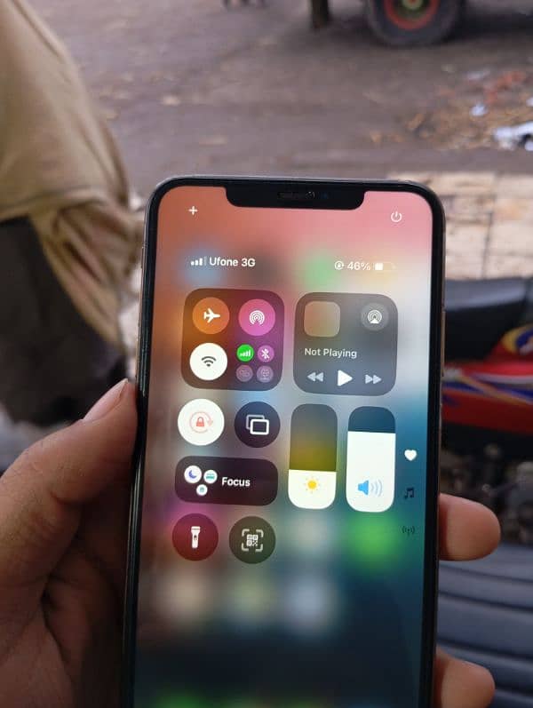 IPhone xs max (sim Working) glitch (256 gb non pta) 3