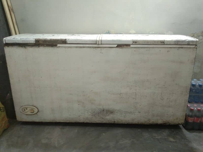 10/7 condition Refrigerator 0