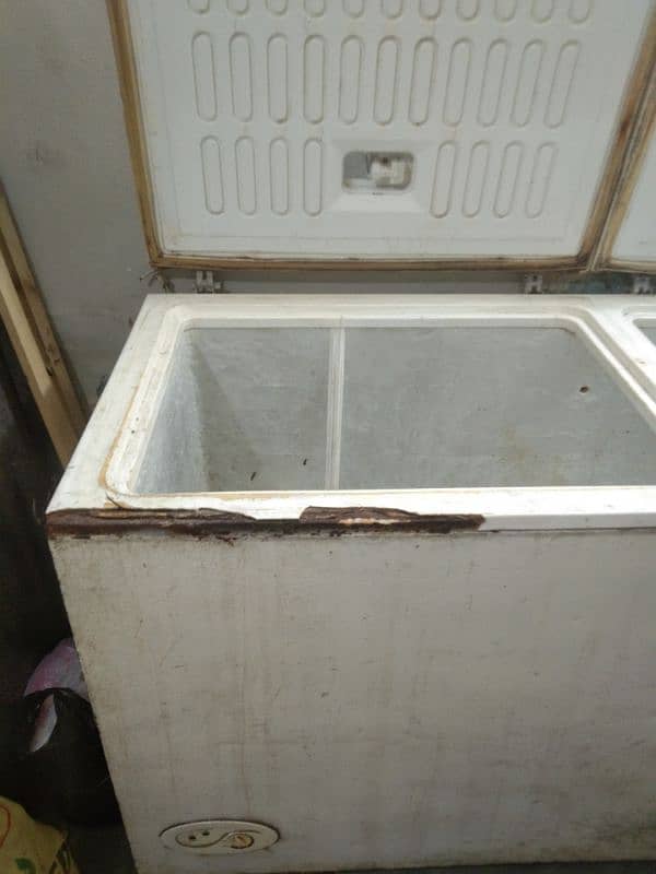 10/7 condition Refrigerator 8