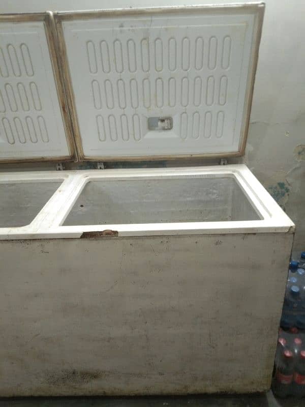 10/7 condition Refrigerator 9