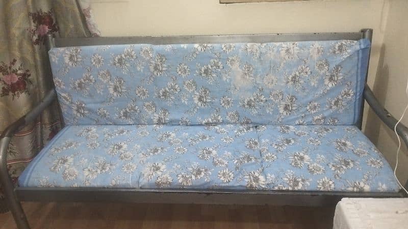 sofa set for urgent sale 4