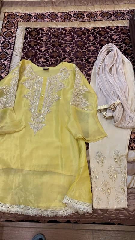 3 piece suit yellow colour frok skin colour trouser 1