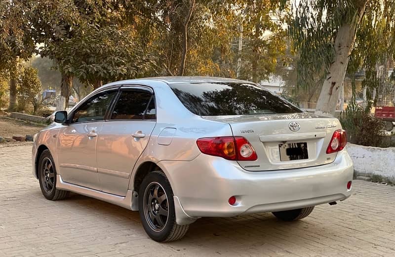 Toyota Corolla Altis 2009 4